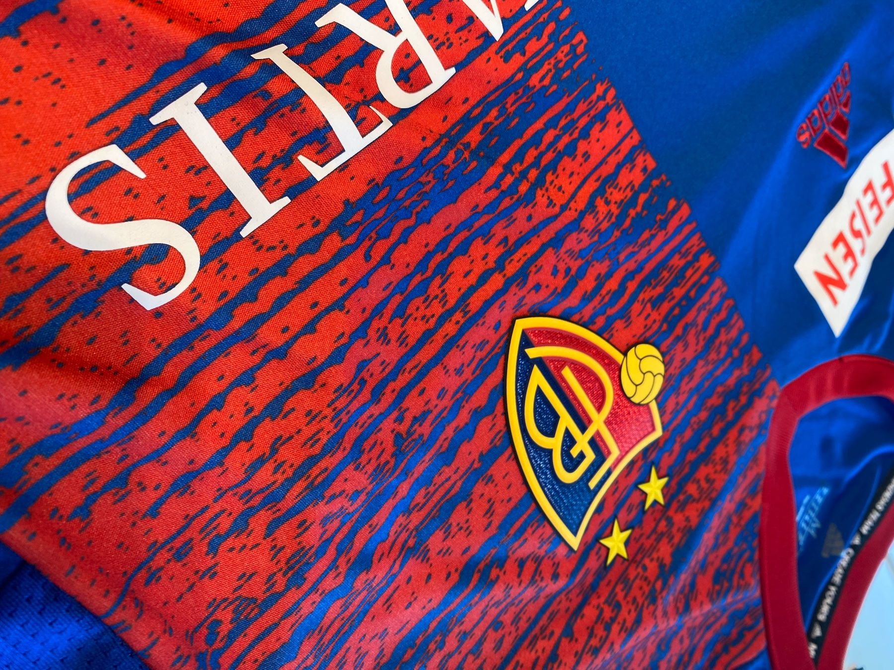 Adidas Trikots: FC Basel Trikot unterschrieben - Grösse M – Neu und originalverpackt aus Engelburg von  1