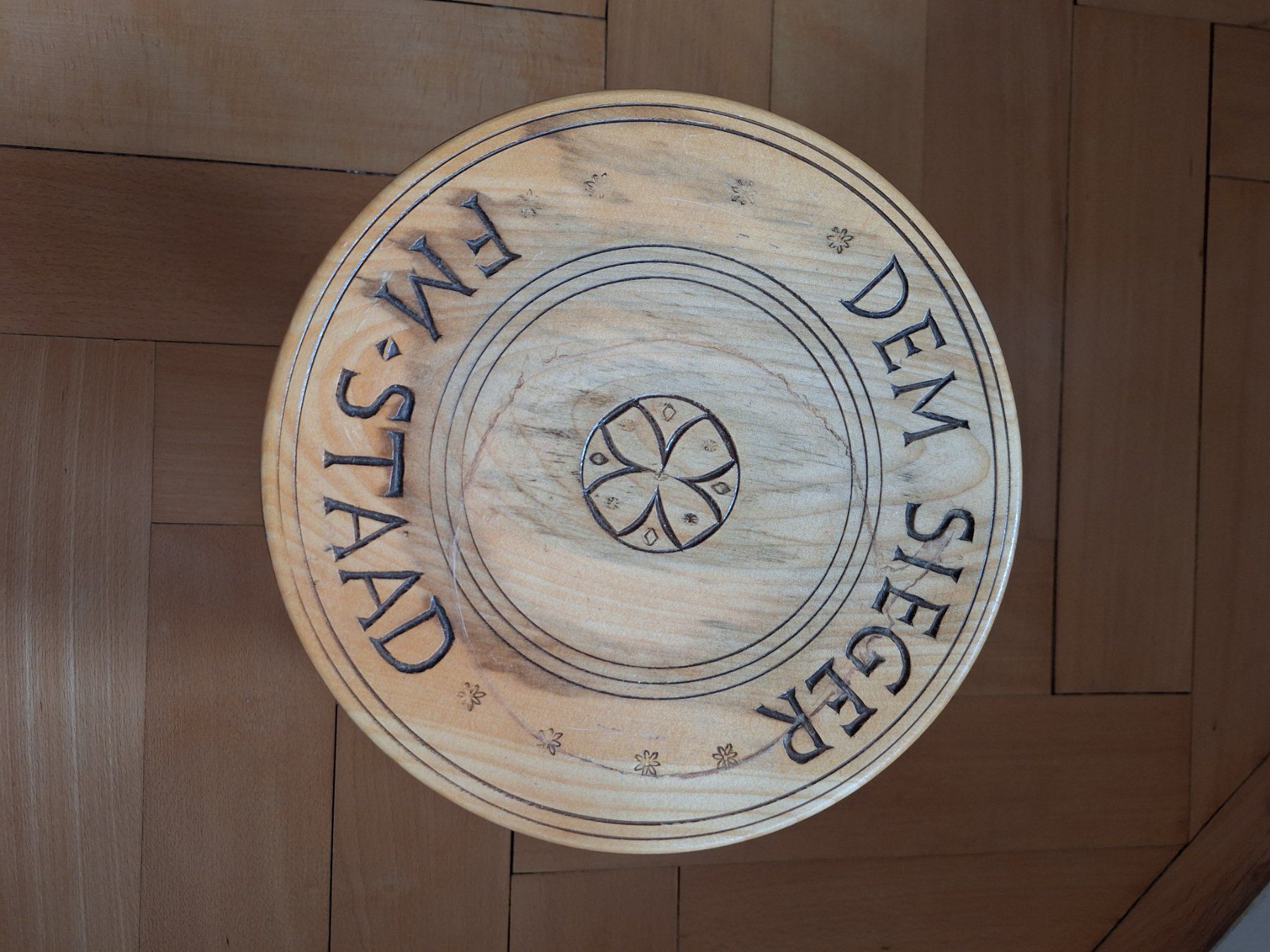 Hocker: Hocker – Gebraucht aus St. Gallen von Andreina_1 1