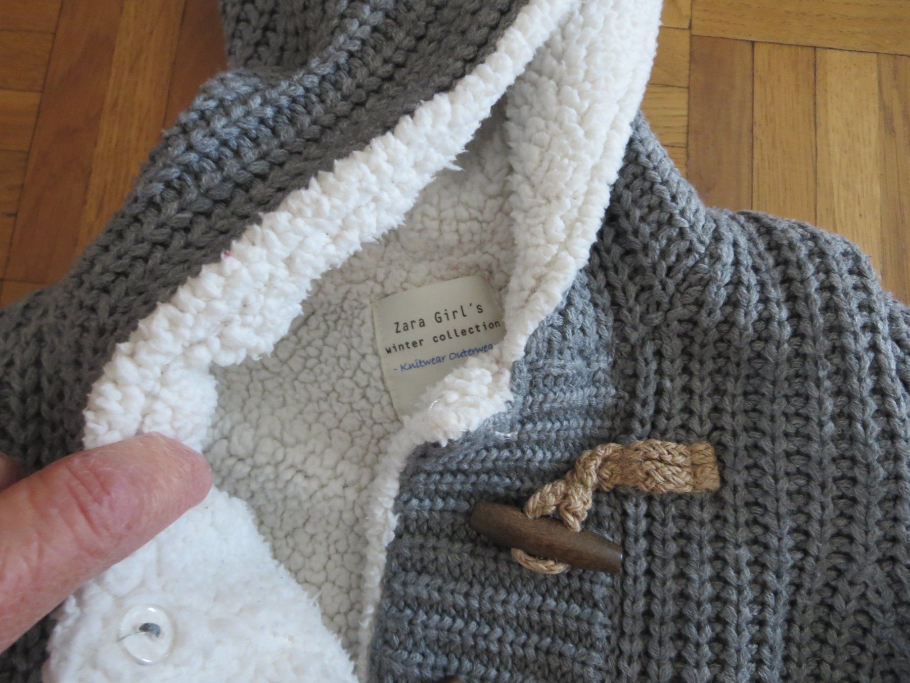 Zara Giacche & Cappotti: Mädchen Jacke mit Kapuze /Gr. 104 – Usato da Wallisellen venduto da Arvenstube 1