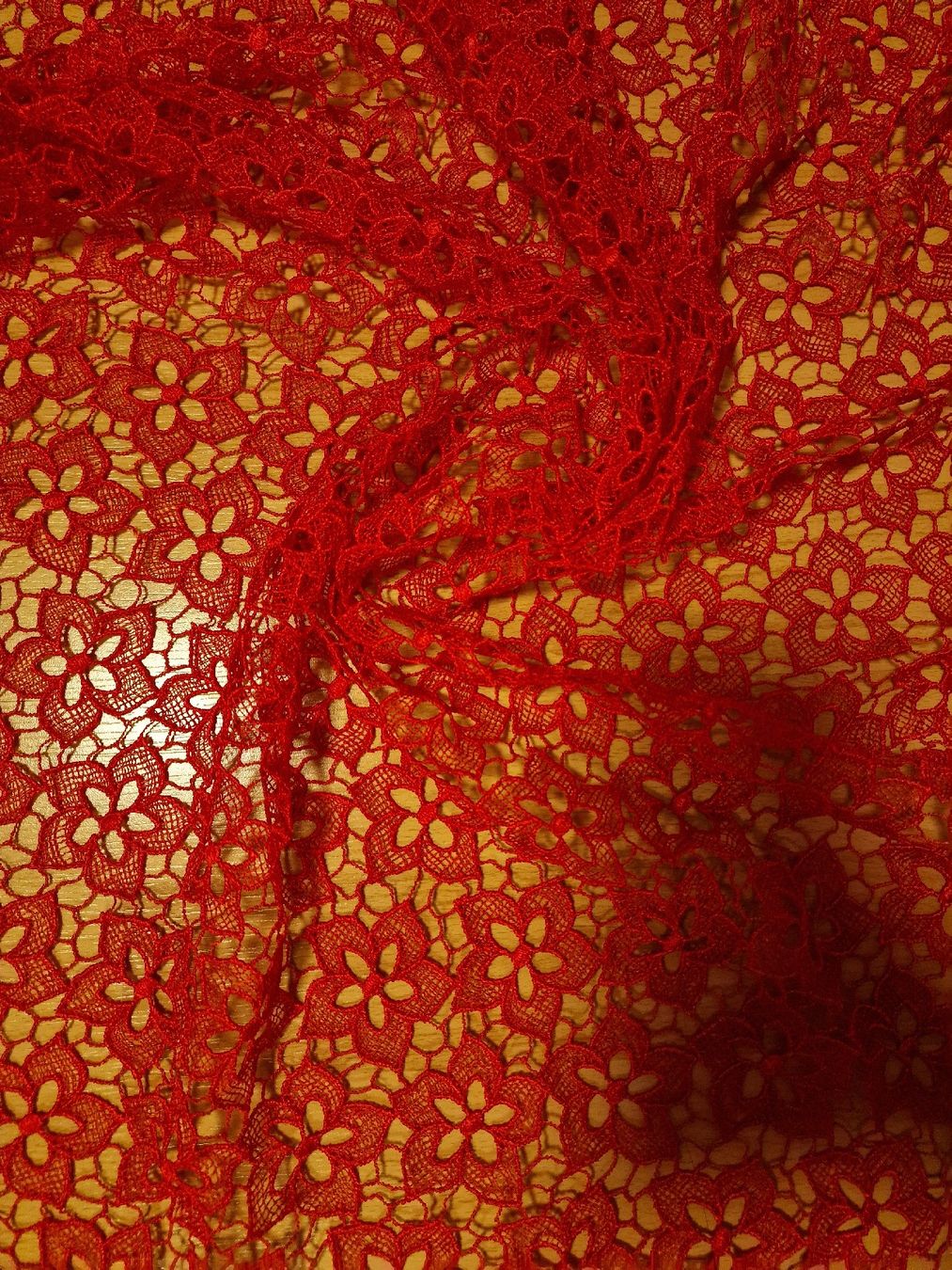 Tessuti: 70cm Spitzenstoff Blumen Rot – Nuovo (secondo la descrizione) da Unterägeri venduto da Weggdamit