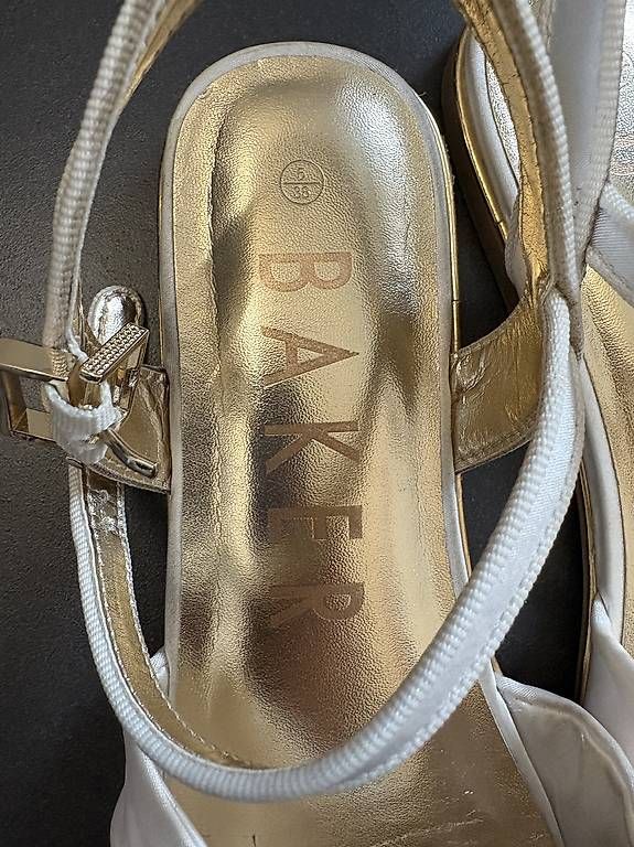 Ted Baker Scarpe per ragazze: TED BAKER Mädchen SANDALEN GRÖSSE 38 – Usato da Münchenstein venduto da Miresolese 3
