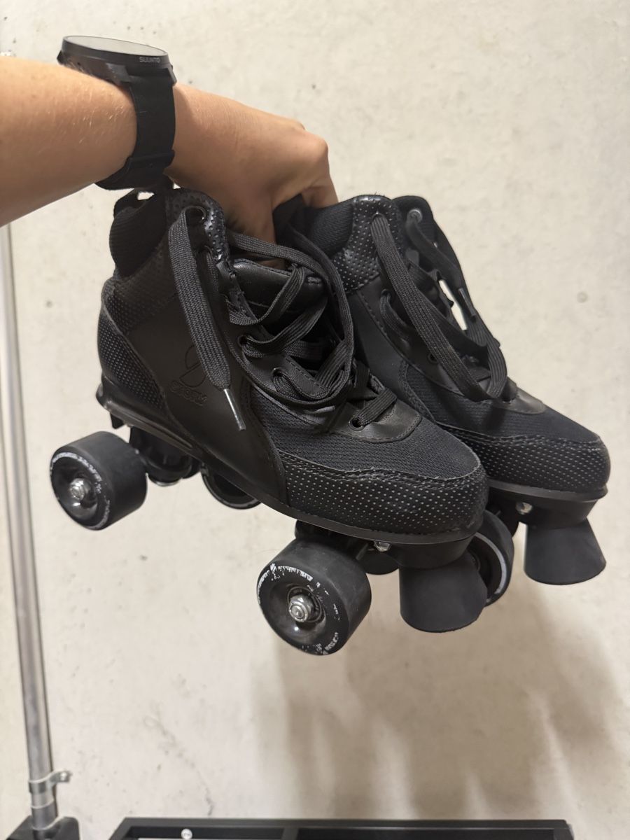 Inline-Skating & Rollschuhe: Quad Skates Black Size 37-38 – Gebraucht aus Zürich von har_ydk8