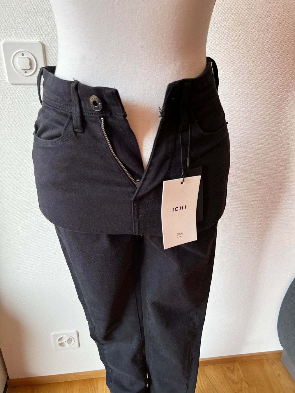 Jeans: Neues Jeans 27/32 – Neuf avec emballage d'origine à Riehen par edu_92w7 5