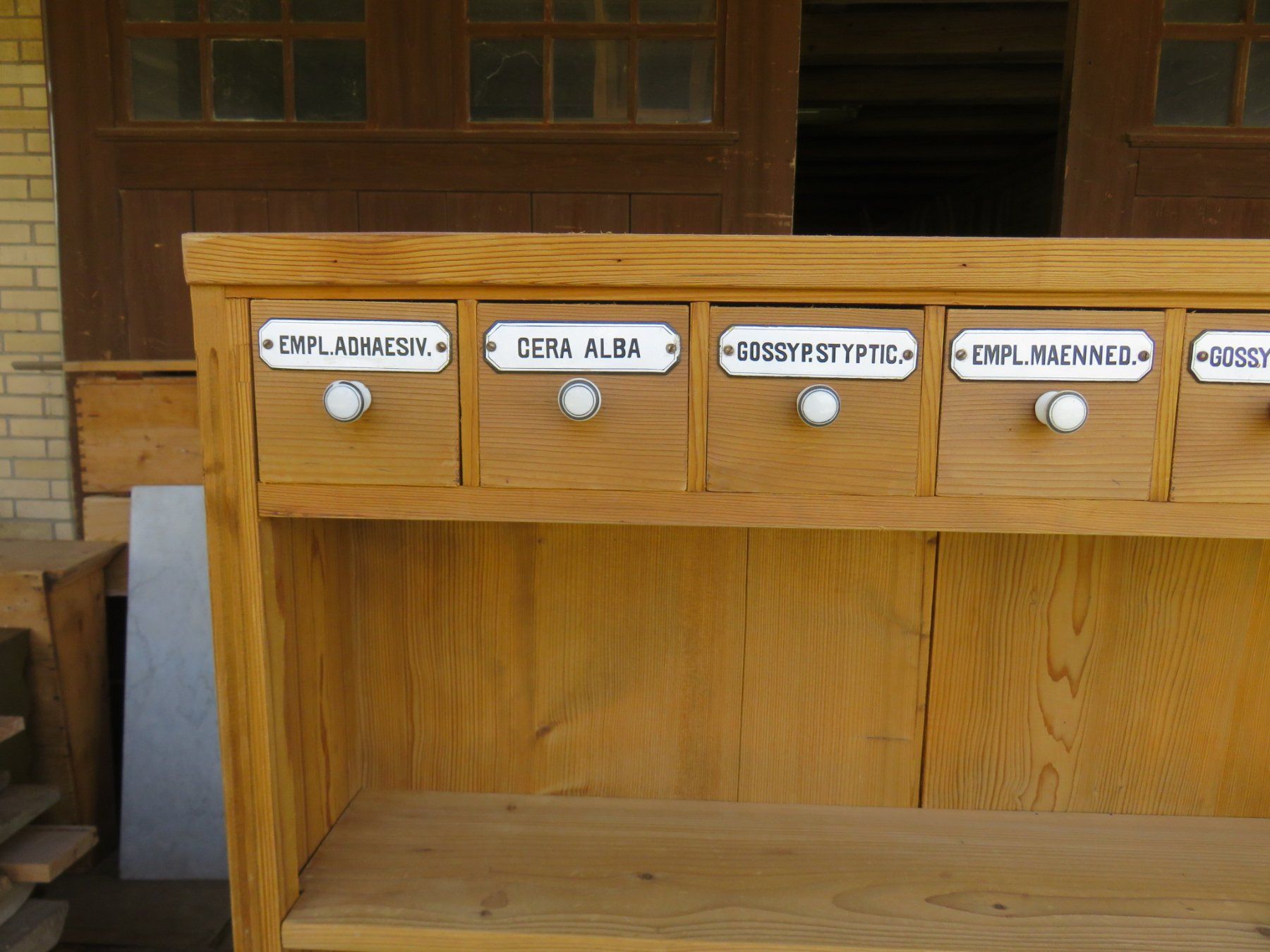 Commodes: antikes Apotheker-Möbel / Regal – D'occasion à Ruswil par Mfladibus 5