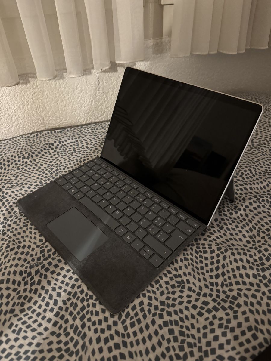 Microsoft Notebook: Surface Pro 8 Laptop – Usato da Binningen venduto da tmasc