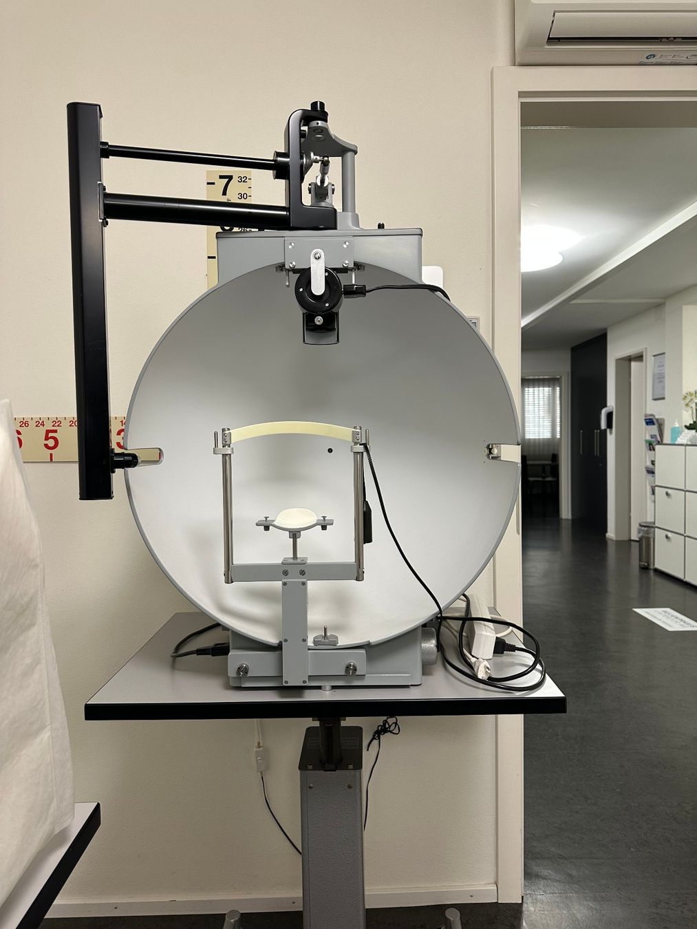 Attrezzature mediche: Goldmann Perimeter 940 Haag-Streit – Usato da Winterthur venduto da nelead