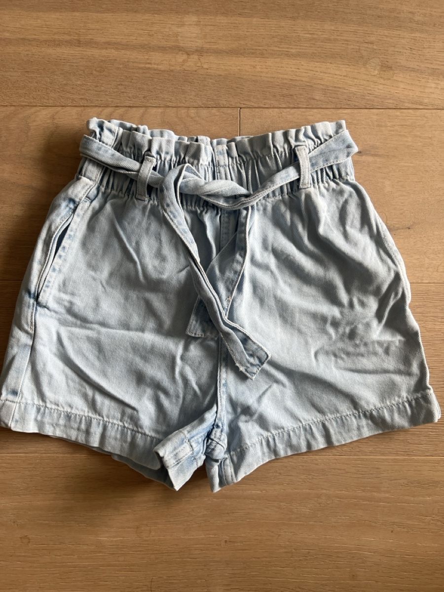 H&M Pantaloni: Leichte Sommer Shorts mit Gürtel Gr. 146 – Nuovo (secondo la descrizione) da Horw venduto da Lela_01