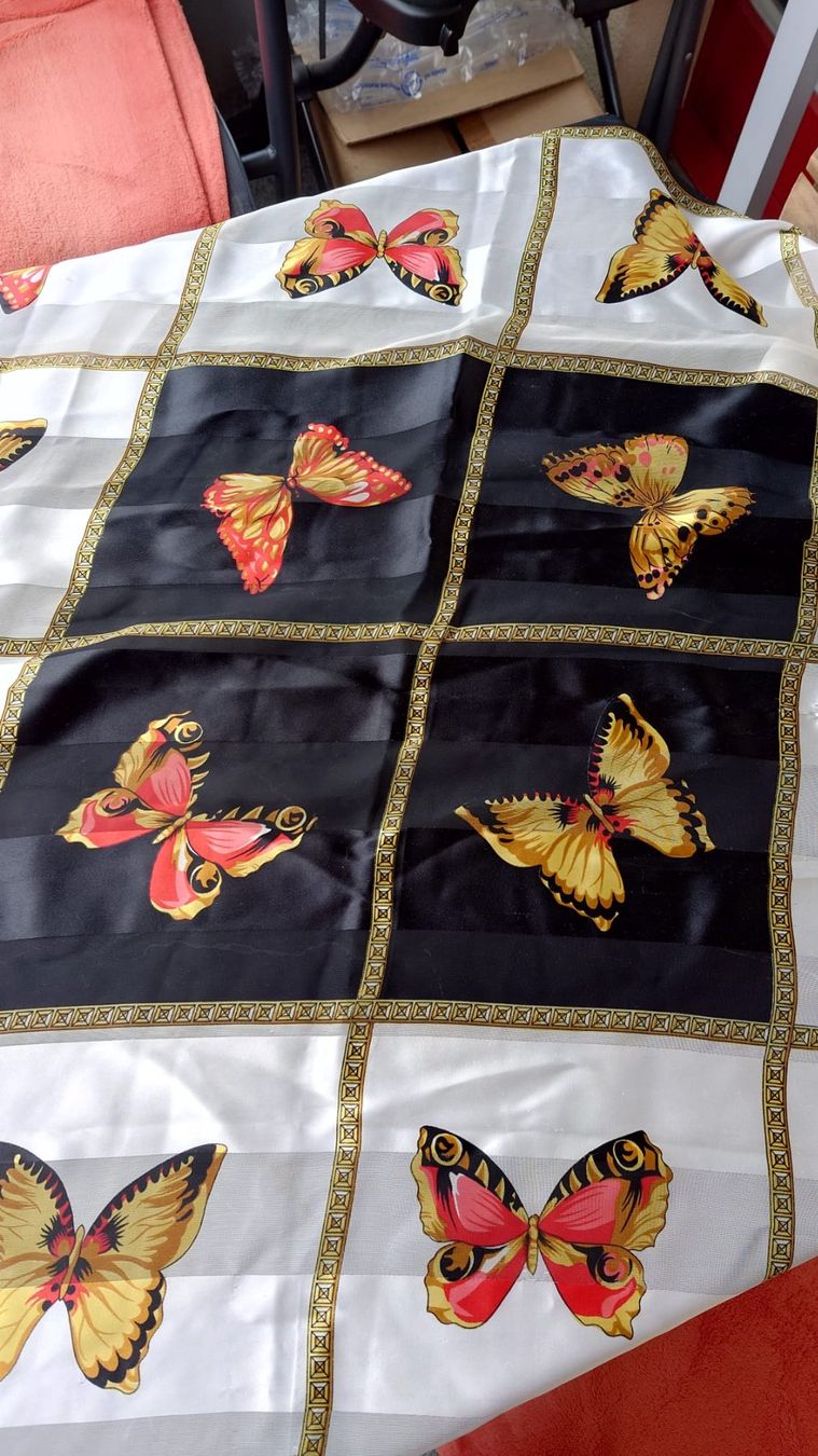 Foulards & écharpes: FarbenStarkes SchmetterlingsFoulard – D'occasion à Neuhausen par MonoCeros