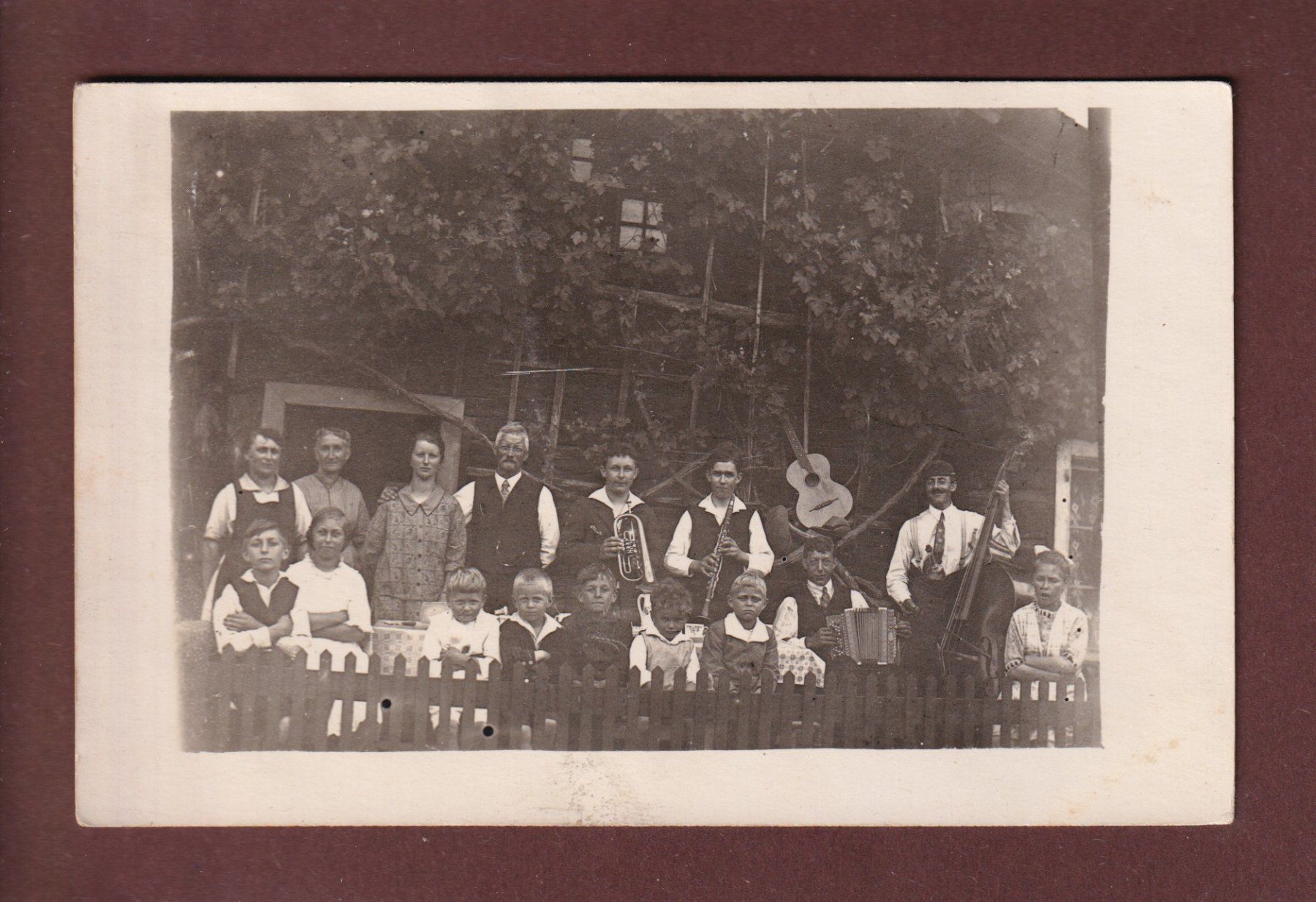 Cartoline postali: PHOTO - Musiciens // pli // – Usato da Pully venduto da nicecards