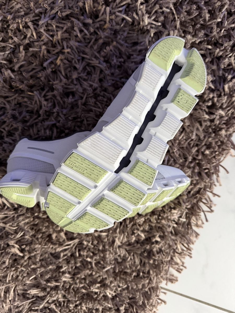 On Scarpe da donna: NEU! Damen ON Cloud 5 push Gr. 41 – Nuovo (secondo la descrizione) da Flumenthal venduto da Riel74 1