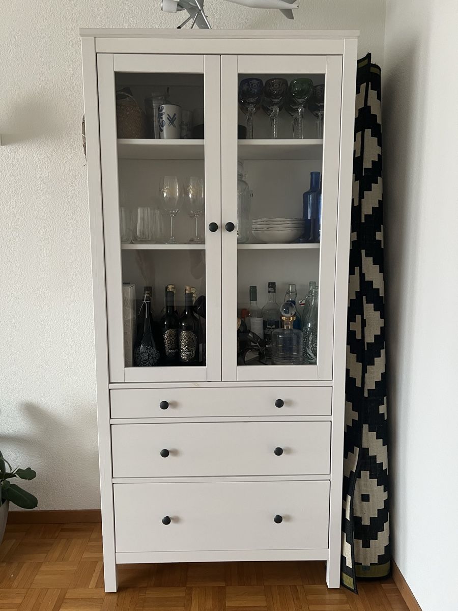 Scaffali: Ikea Hemnes Vitrine weiss – Usato da Tuggen venduto da Tantas