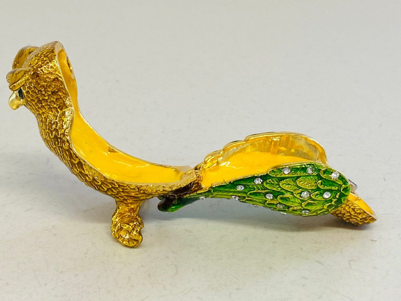 Portagioie: Kleine Schmuckdose Eule goldfarben mit Strass-Steinen – Usato da Niederhelfenschwil venduto da Chleeblatt1938 5