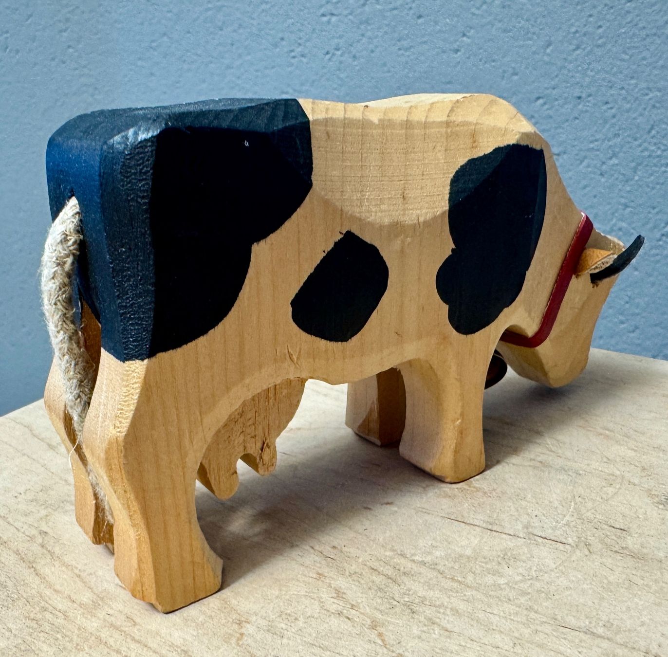 Figuren: Alte geschnitzte Holzkuh Kuh Holz – Gebraucht aus Rothrist von Luckywinner 3