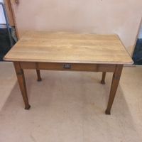 Massiver Tisch geölt, Biedermeier?