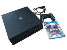 PS4 Pro 1To (Manette, Câble + Jeu Offert)