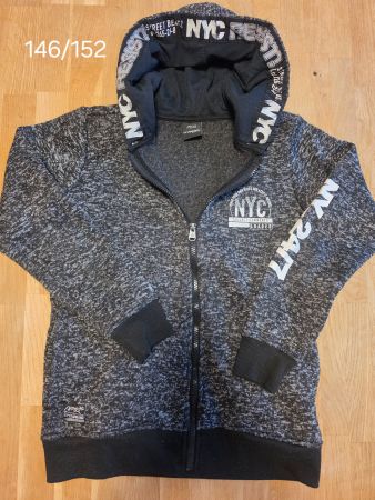 Kapuzenjacke grau schwarz Grösse 146/152 gebraucht