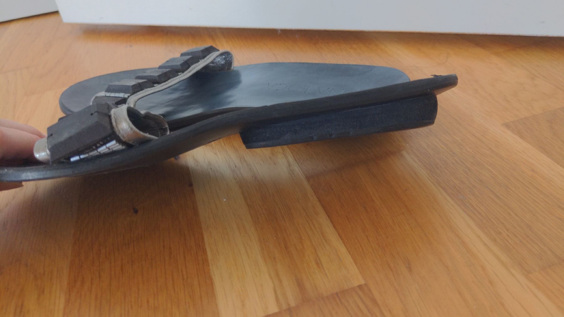 Scarpe da donna: Schwarze Pantoletten Luna Loca, Gr 38 – Usato da Sutz venduto da Rawypp 4