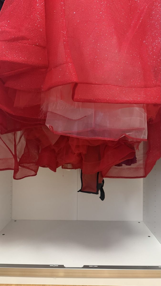 Kleider: Wunderschönes Rotes Abendkleid / Ballkleid – Gebraucht aus Sennhof Winterthur von bibo11 2
