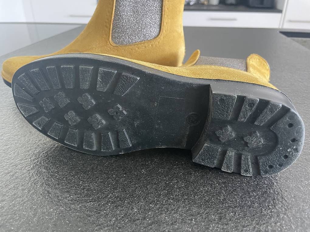 Scarpe da donna: Gummistiefel Gr. 38 – Usato da Röschenz venduto da Va.ni.ni 1