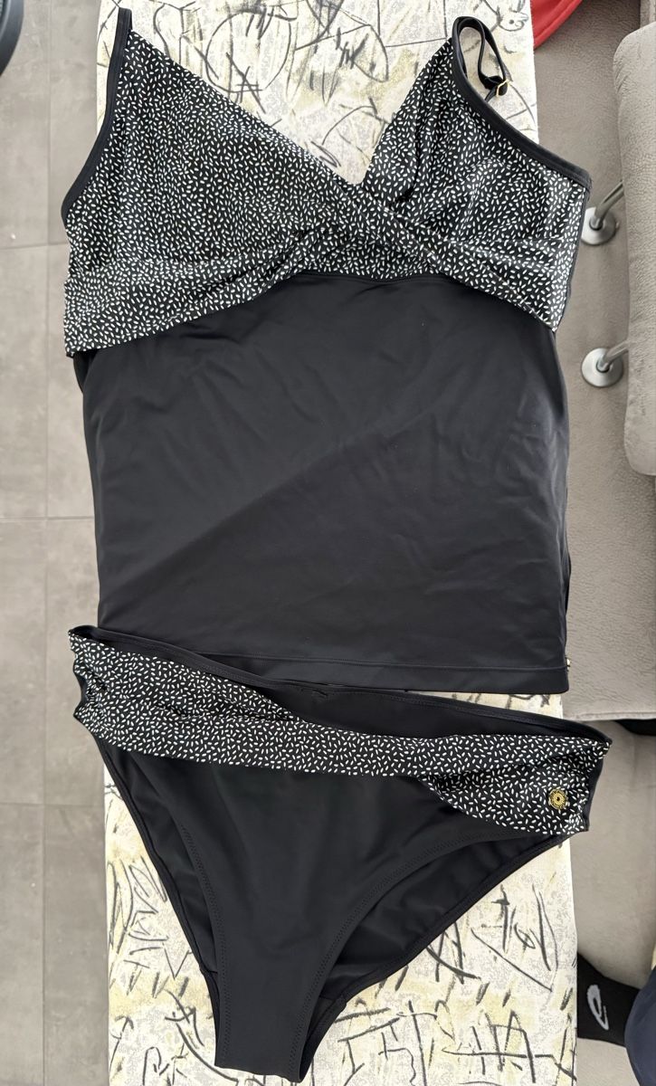 Maillots de bain & Bikinis: Tankini 2 Teilig Grösse 46/48 – D'occasion à Pfeffikon LU par pepino17