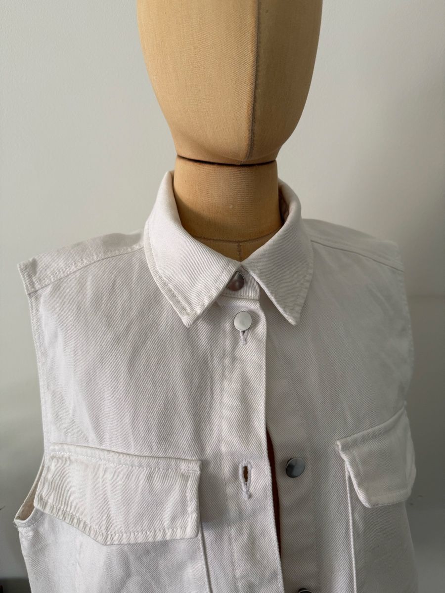 H&M Gilets & Westen: Coole H&M Cropped Jeansweste Weiss, Grösse M – Gebraucht aus Lugano von rebecca.wardrobe 3