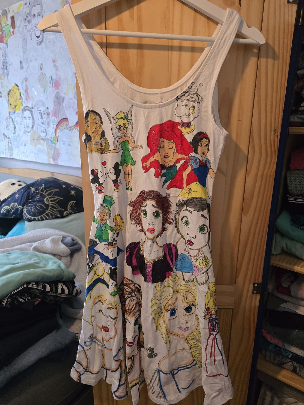 Kleider: Sommer Kleid mit Disney Figuren, Grösse M, Secondhand! – Gebraucht aus Wald zh von LilysZauberwelt