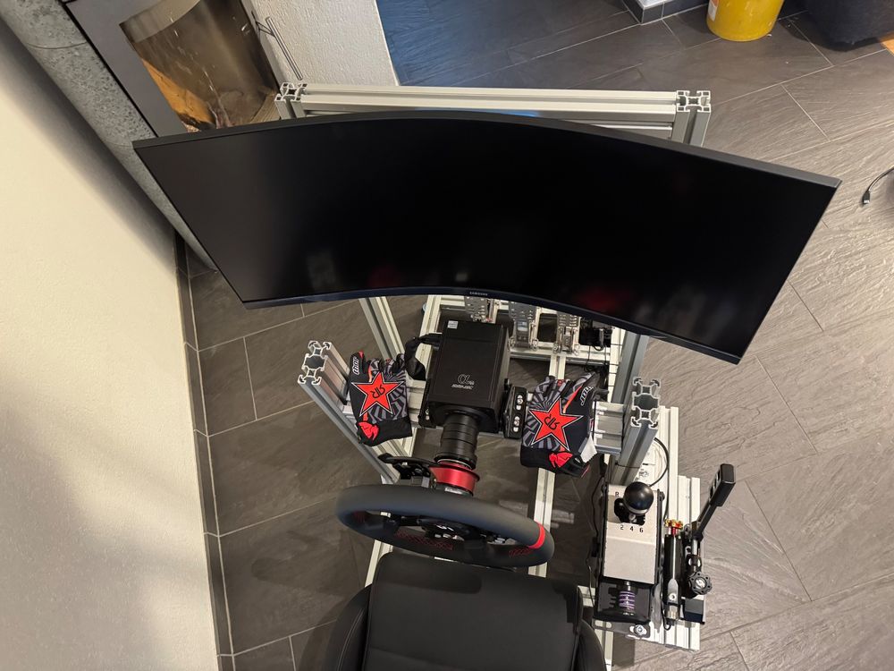 Simracing Komplett-Setup (Neu und originalverpackt) in Kestenholz für ...