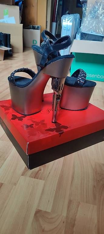 Scarpe da donna: Pleaser UK 6 – Usato da Winterthur venduto da Blacky1342 2