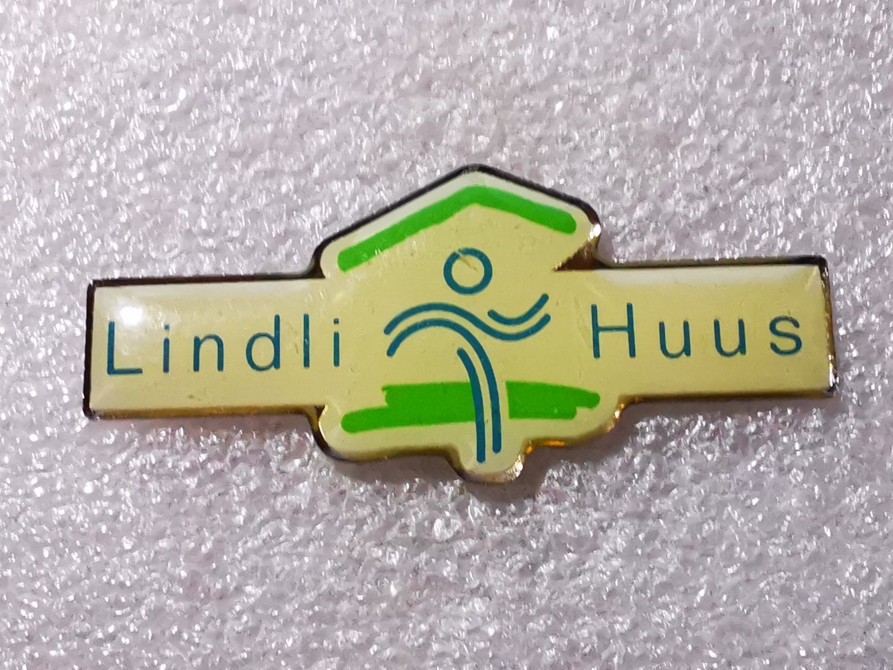 Placchette & Badge: Ansteckpin 69: Lindli Huus – Usato da Oppligen venduto da Pin-Fall-Shop