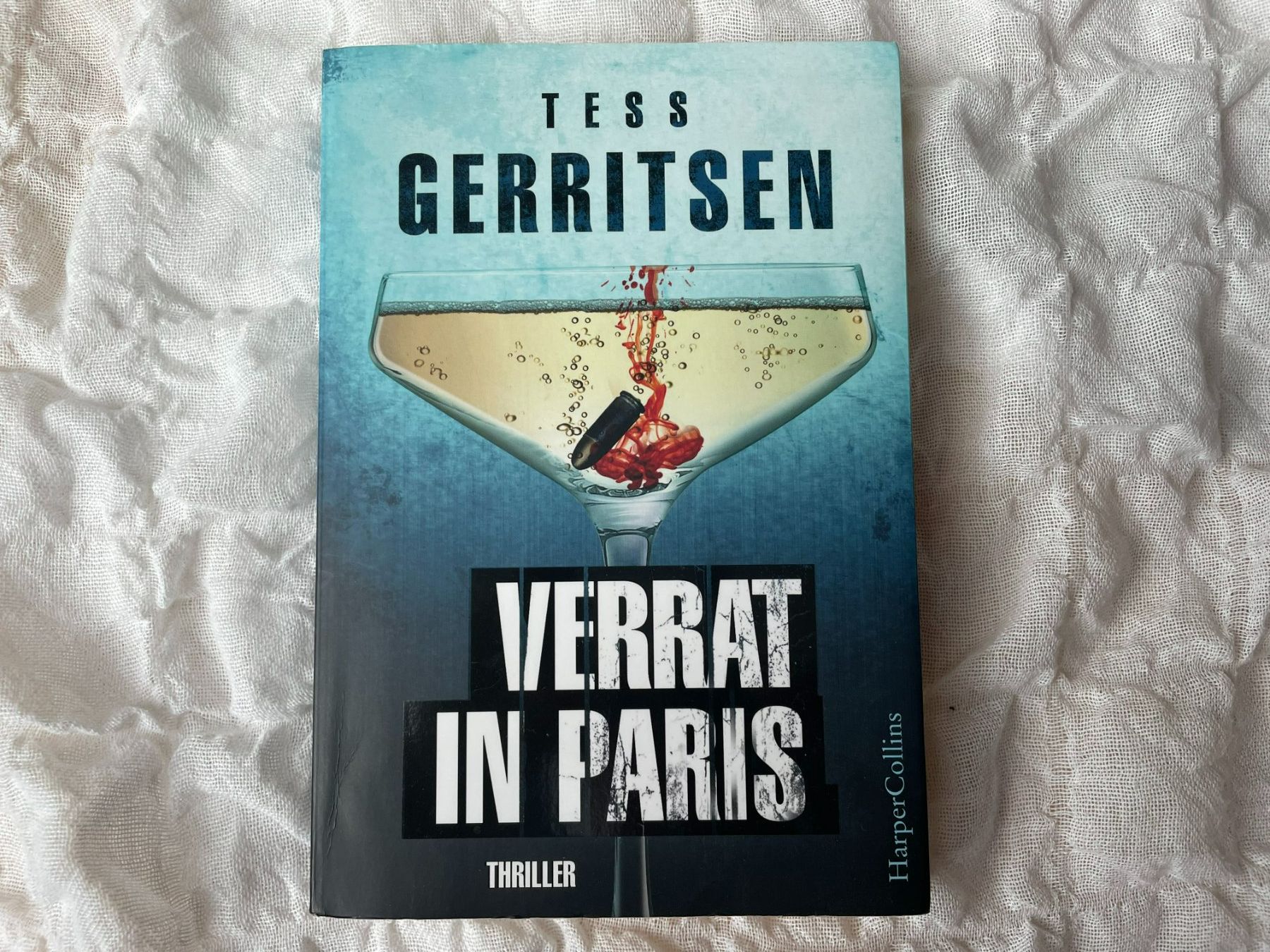 Libri: Tess Gerritsen / Verrat  in Paris – Usato da Reinach AG venduto da Nahe