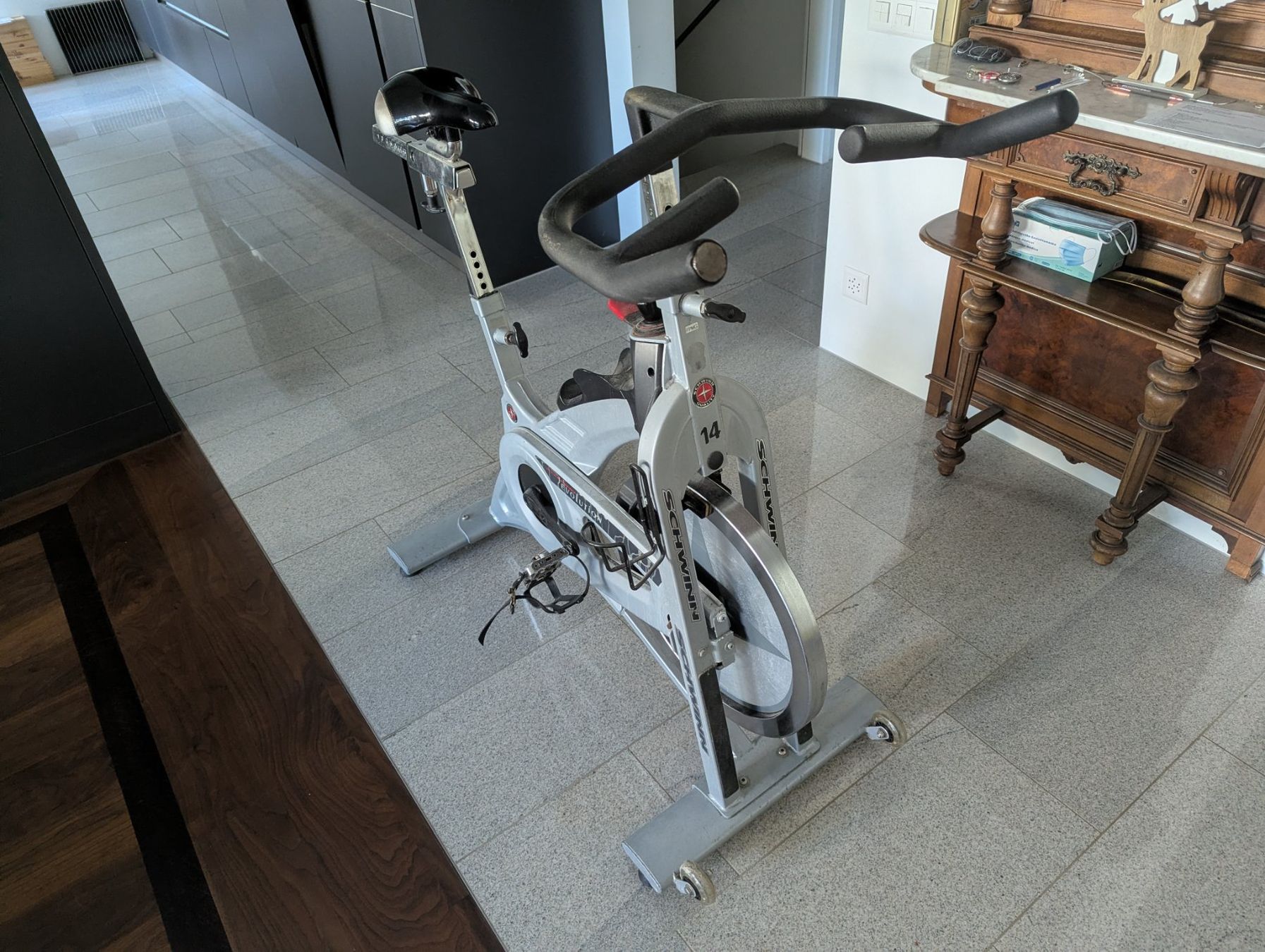 Schwinn Hometrainer: Schwinn Evolution Spinning Bike Top Zustand – Gebraucht aus Grüt (Gossau ZH) von Troeschi