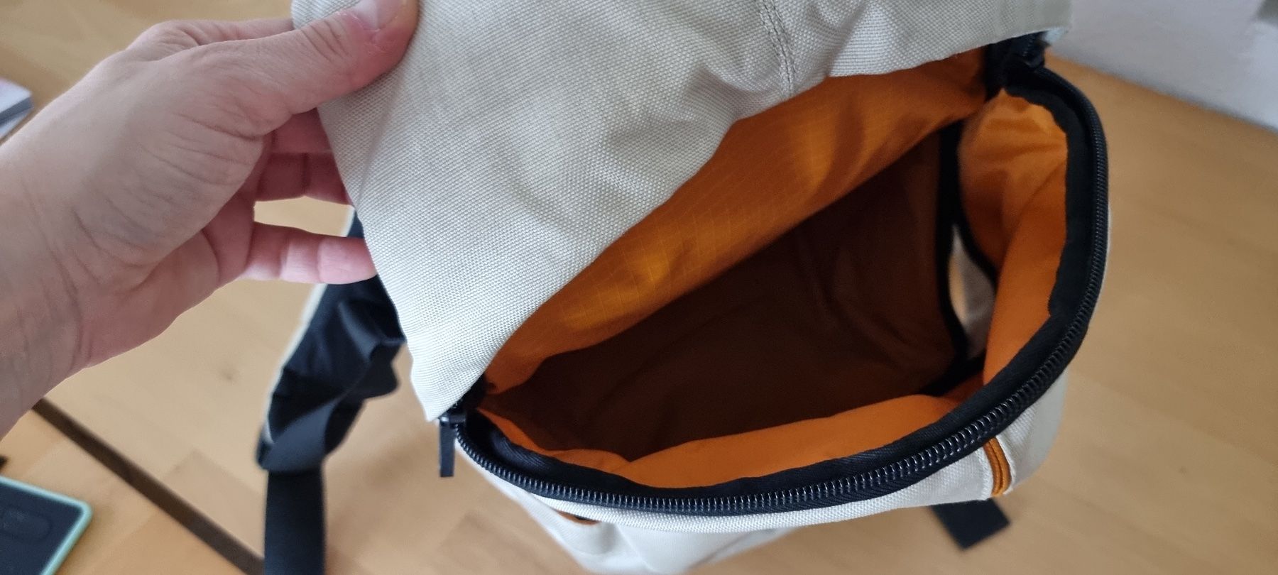 Crumpler Zaini: Crumpler Rucksack weiss/orange – Usato da Zwingen venduto da sinarp2 1