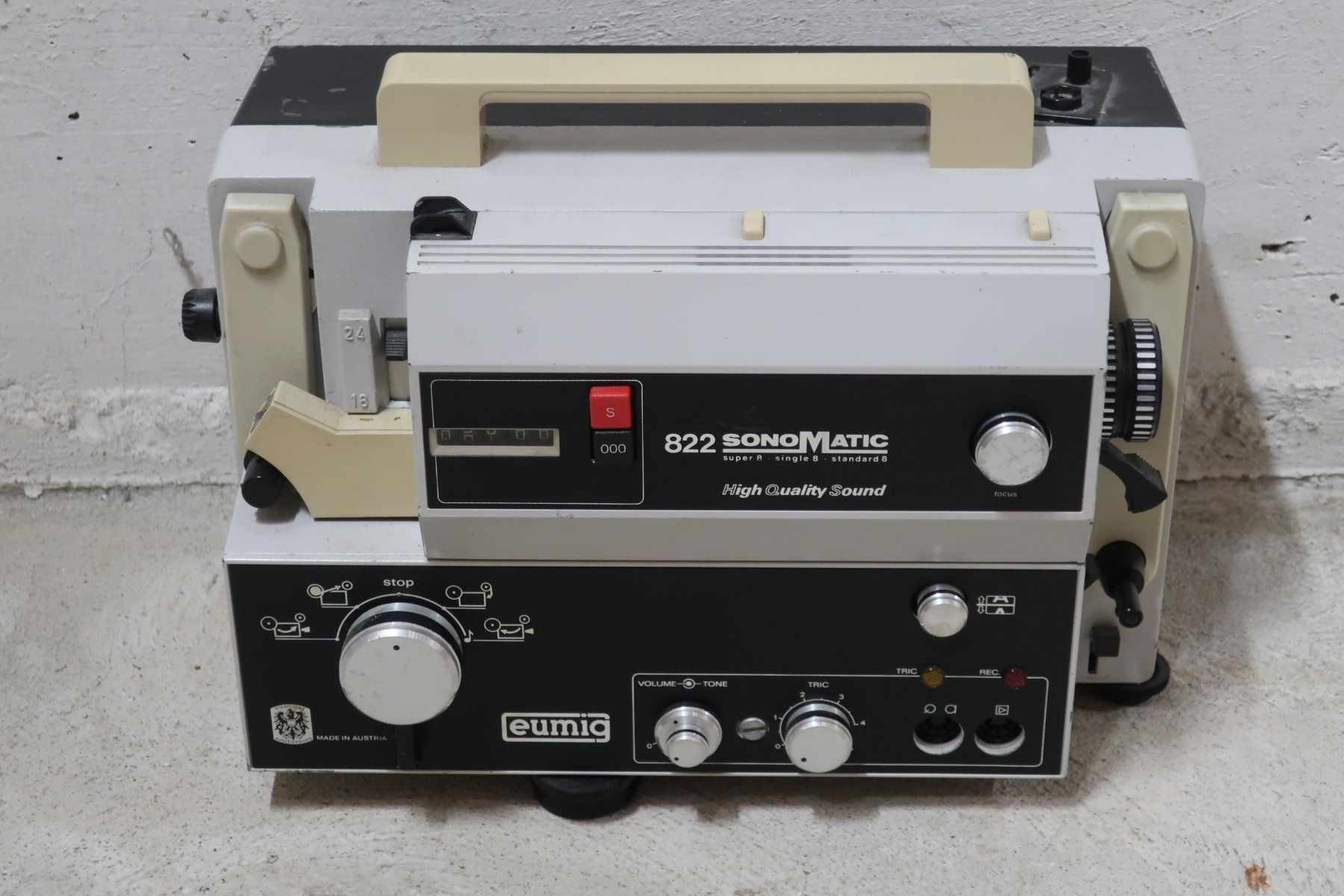 Home cinéma: HEUTE Super 8 Projektor Eumig 822 Sonomatic Eupronet 15-30mm – Défectueux à Zürich par dnk_nrd8