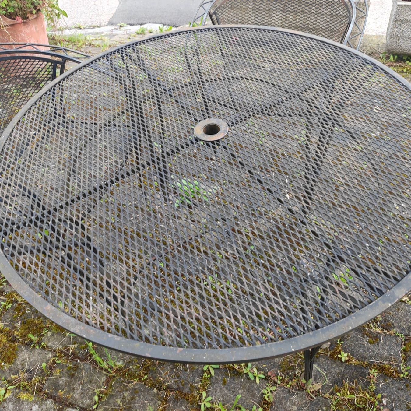 Set di tavolo e panche: Garten garnitur aus Metall – Usato da Langnau am Albis venduto da Judithsebi 2