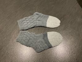 Handgestrickte Kinder-Socken Gr. 26 Fusslänge 17 cm
