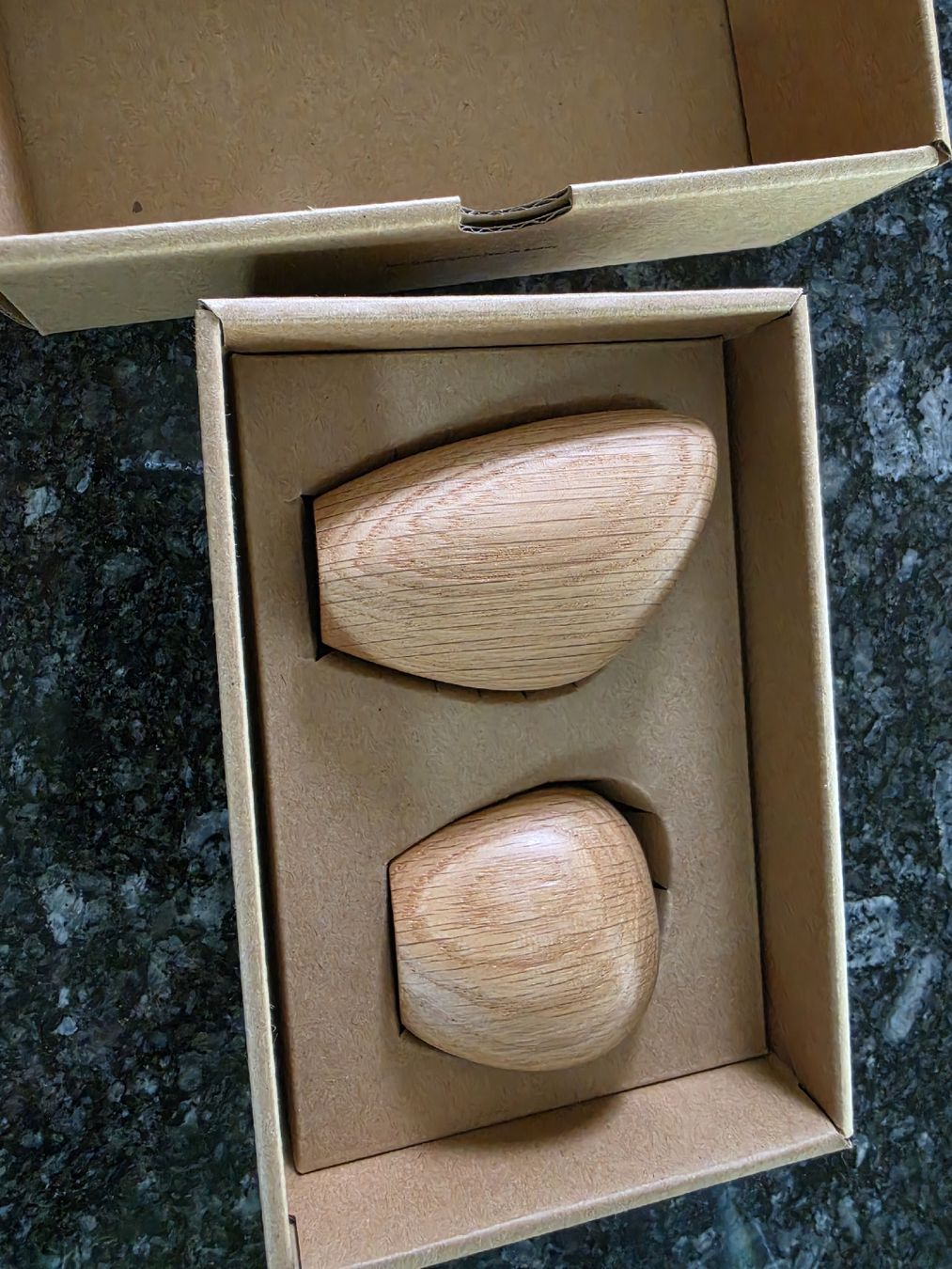 Ferm living Elettrodomestici da cucina: Ferm Cairn Salt and Pepper Shakers – Nuovo (secondo la descrizione) da Ebikon venduto da lyl 1