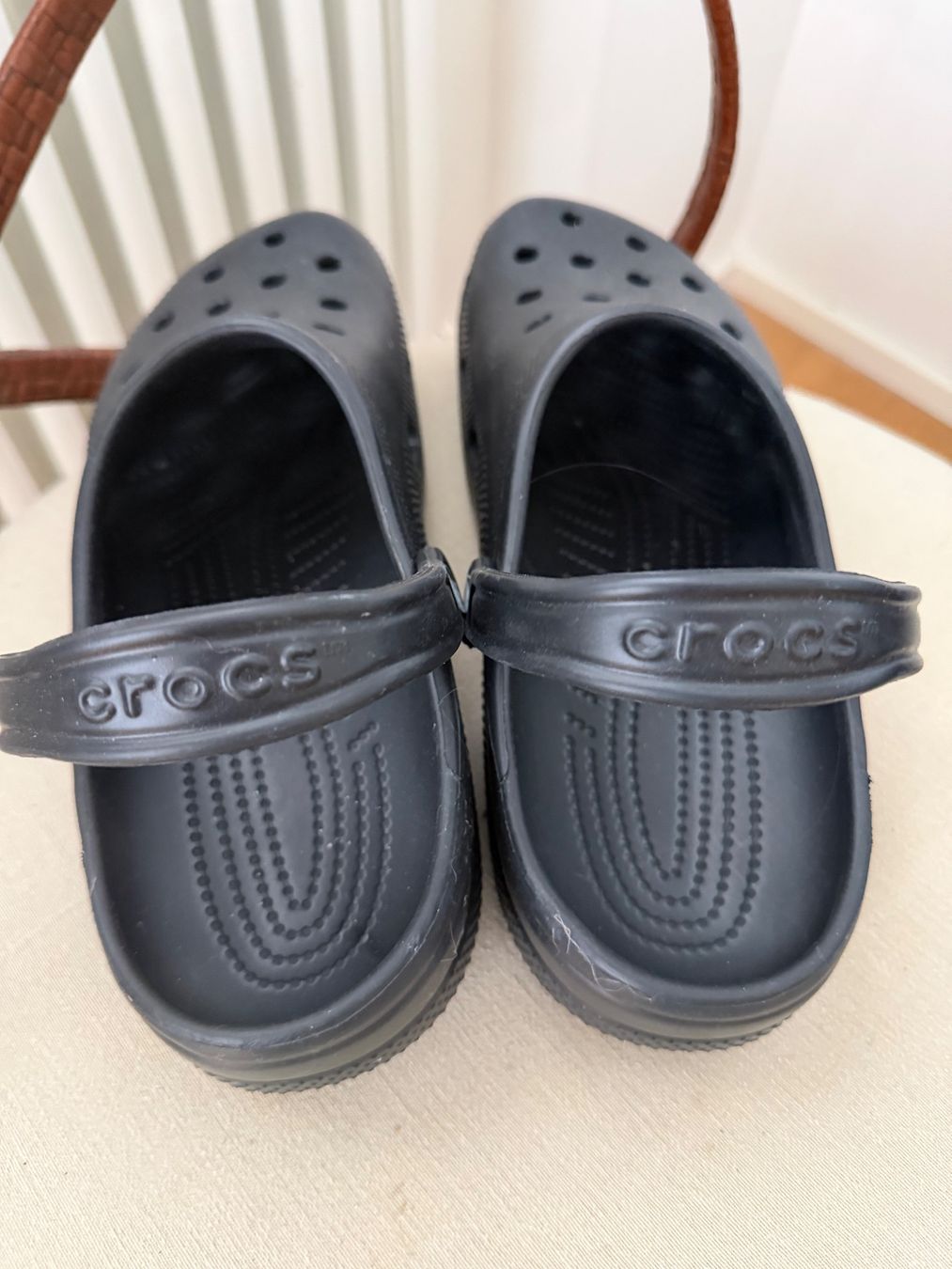 Crocs Herrenschuhe: Crocs Grösse 11 Medium schwarz – Gebraucht aus Nussbaumen AG von normajeanbaker 1