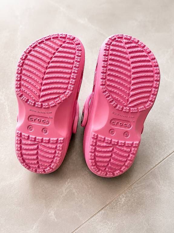 Schuhe für Jungen: Crocs taille 25-26 – Gebraucht aus Le Mont-Pèlerin von gir_9lpq 1