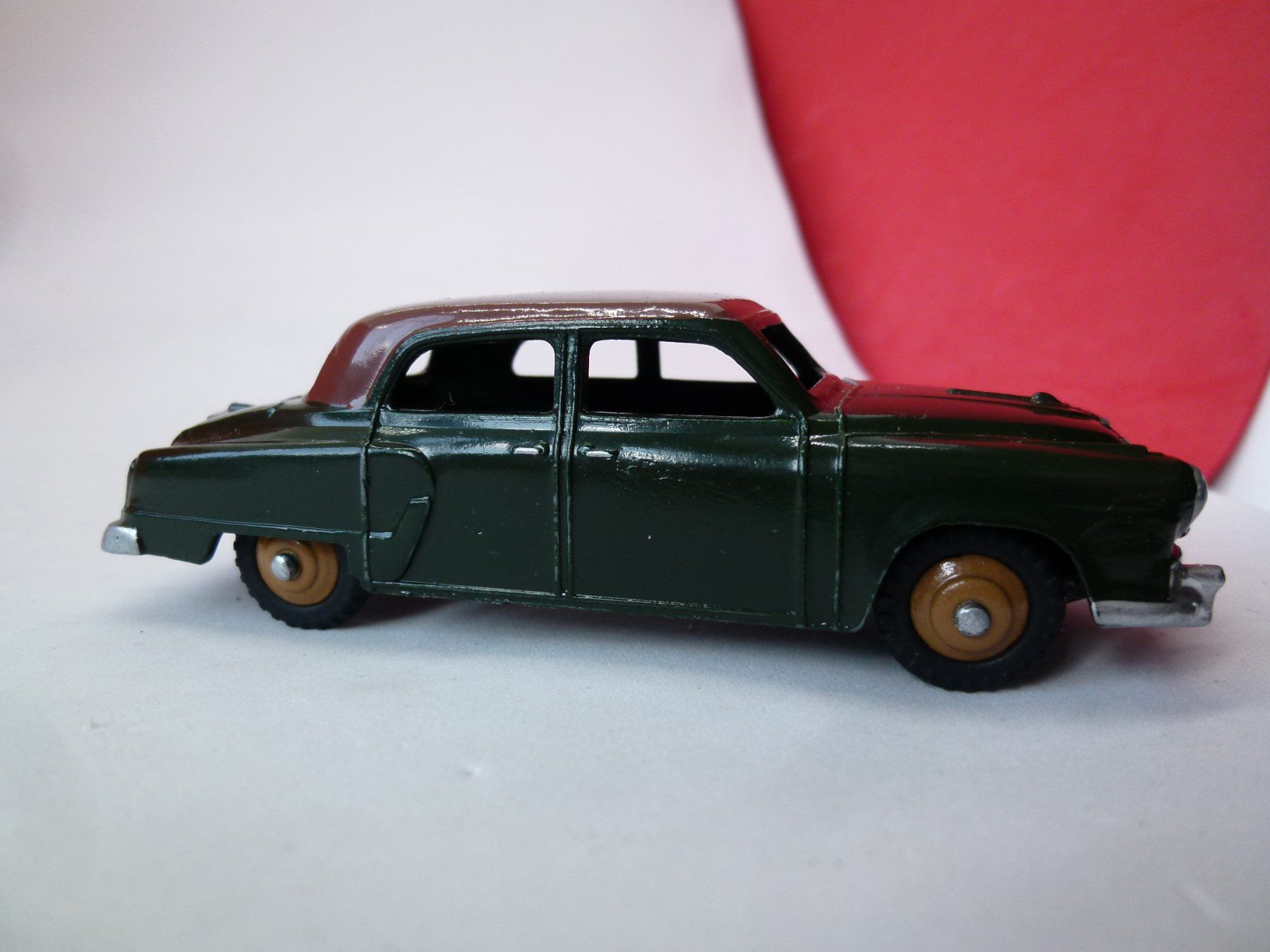 Dinky Toys Modellini d'auto: DINKY TOYS - Studebaker - braun-dgrün - restauriert – Usato da Reiden venduto da Aston2 1