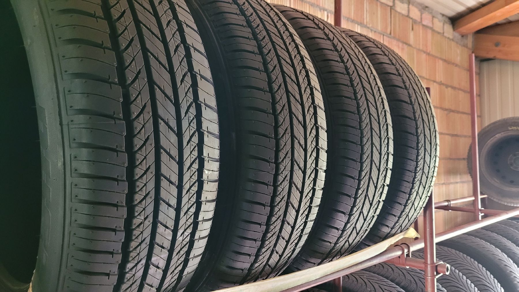 Pneus & Kompletträder: Pneu Bridgestone 225 55 R18 – Defekt aus Corban von tof555