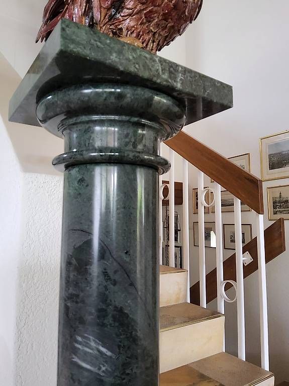Sculture & Statue: Marmorsäule.  CARRARA. – Usato da Würenlos venduto da Uruli