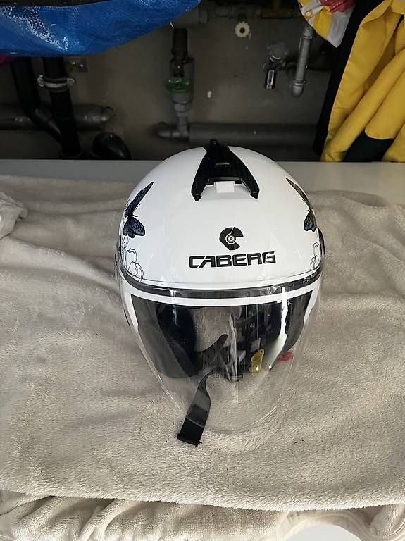 Helme: schmetterling helm  – Gebraucht aus Adligenswil von balboa5 1