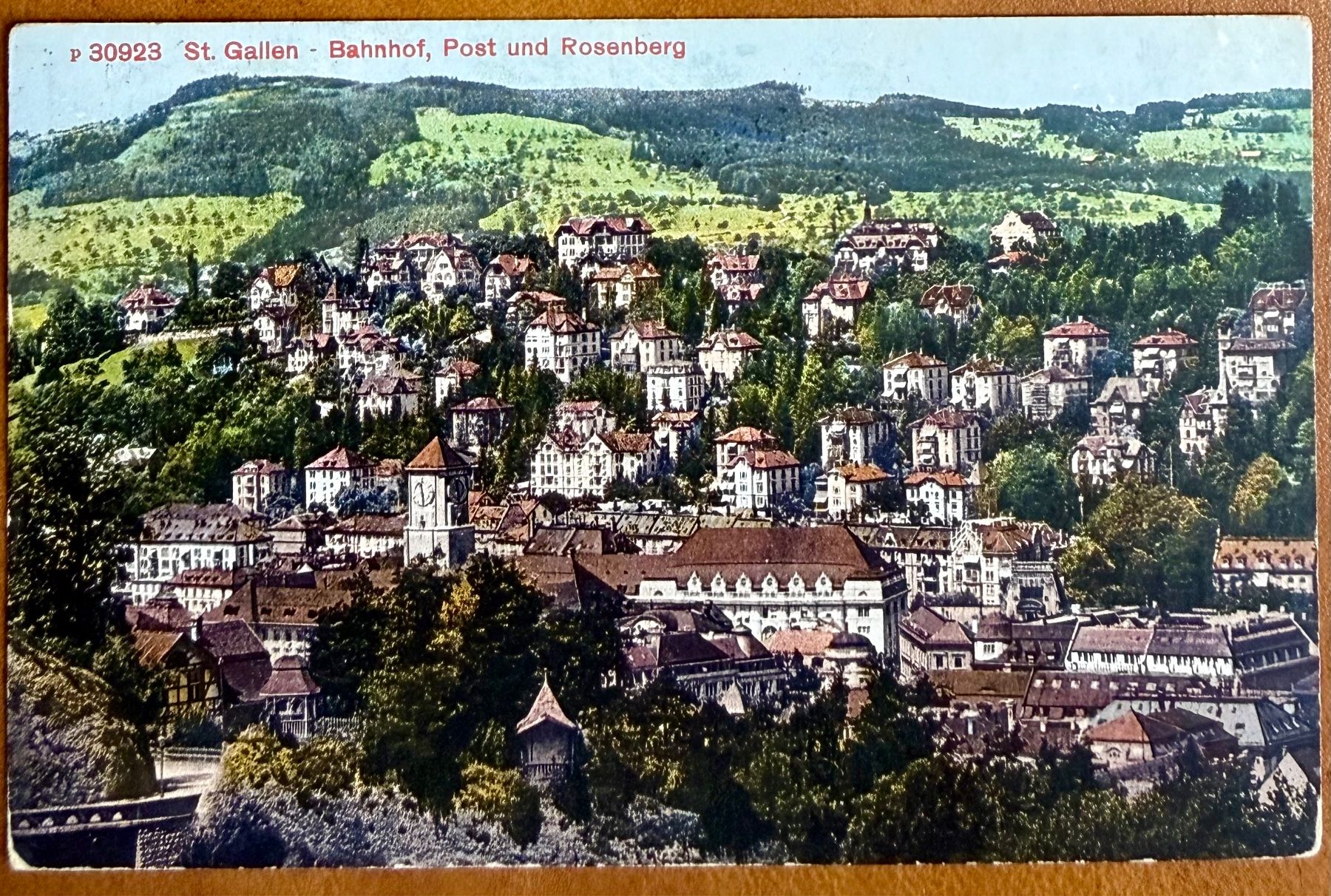 Cartoline postali: St. Gallen - Bahnof, Post und Rosenberg 1920 – Usato da Lutry venduto da Ediego