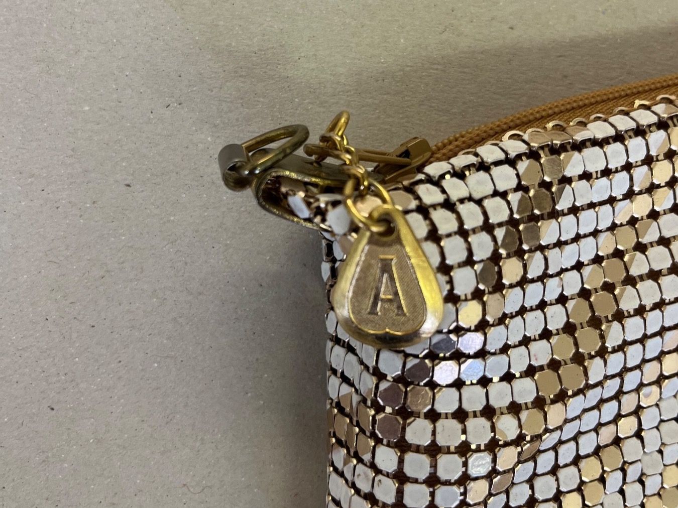 Borse da donna: Handtasche, Mäppchen, Clutch, weiss - gold – Usato da Netstal venduto da spaltflo01 2