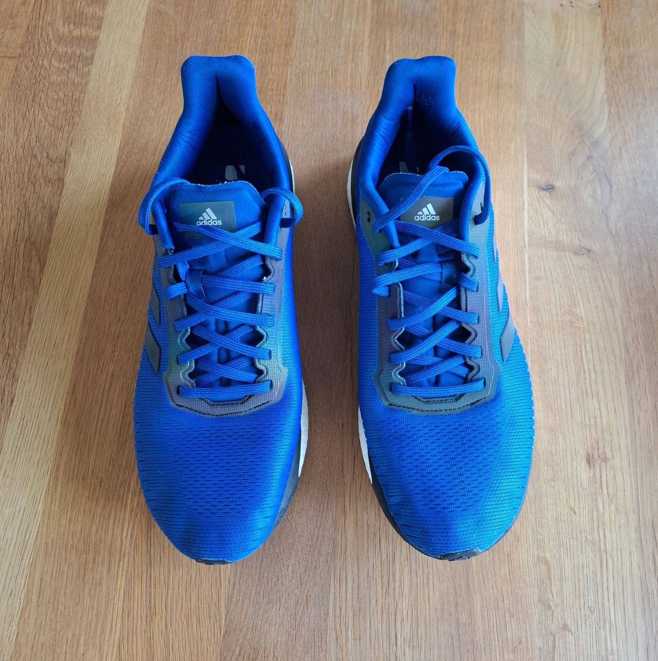 Adidas Scarpe da uomo: Chaussures de running Adidas solardrive taille 45.5 – Usato da Vuadens venduto da luc_l7p7