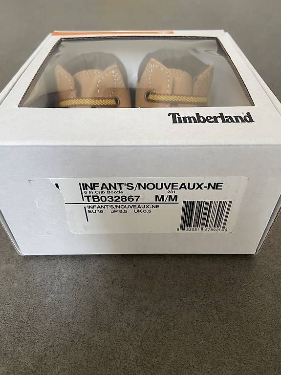 Scarpe per ragazzi: Chaussures timberland bébé neuves  – Usato da St-Sulpice VD venduto da bor_wtr2 1