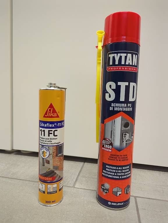 Autres accessoires p. véhicule: TYTAN STD Schiuma di montaggio e SIKAFLEX 11FC  – D'occasion à Mergoscia par onl_tq52