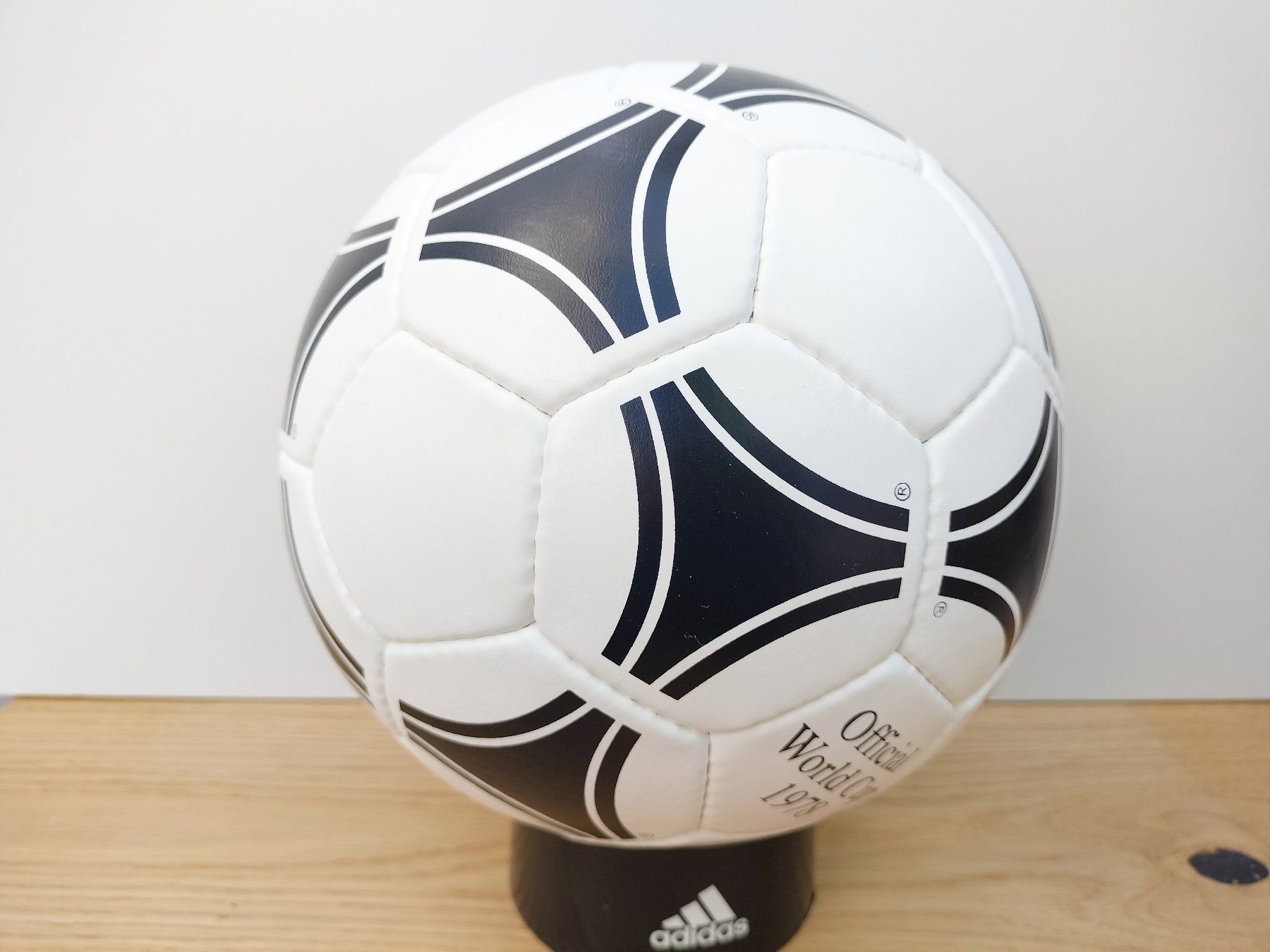 Adidas Palloni: Original Adidas Matchball WM 1978 – Usato da Wil SG venduto da kaizzen 7