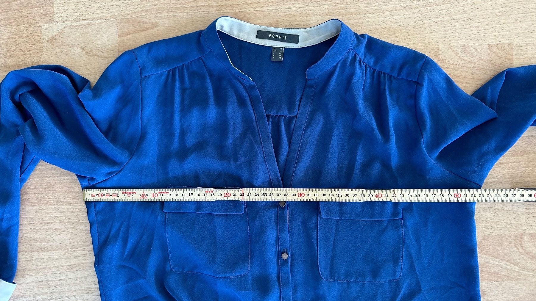 Esprit Camicette: ESPRIT Bluse blau mit beigen Details Gr 40 – Usato da Winterthur venduto da Secondhand-Family 8