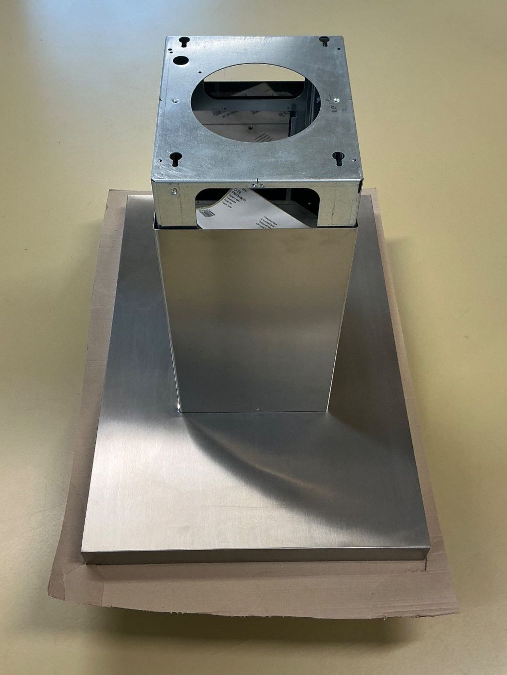 V-Zug Hottes de ventilation: Dunstabzug V-ZUG DI E9 – D'occasion à Zug par Bauteile-Zug 1